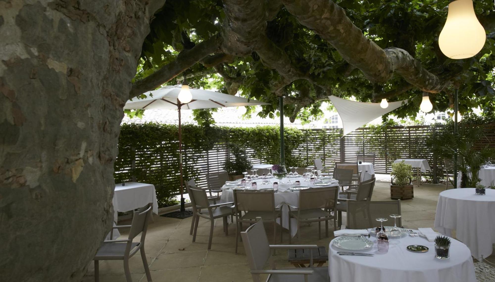 Logis Hotel - Restaurant Maison Claude Darroze Лангон Екстериор снимка