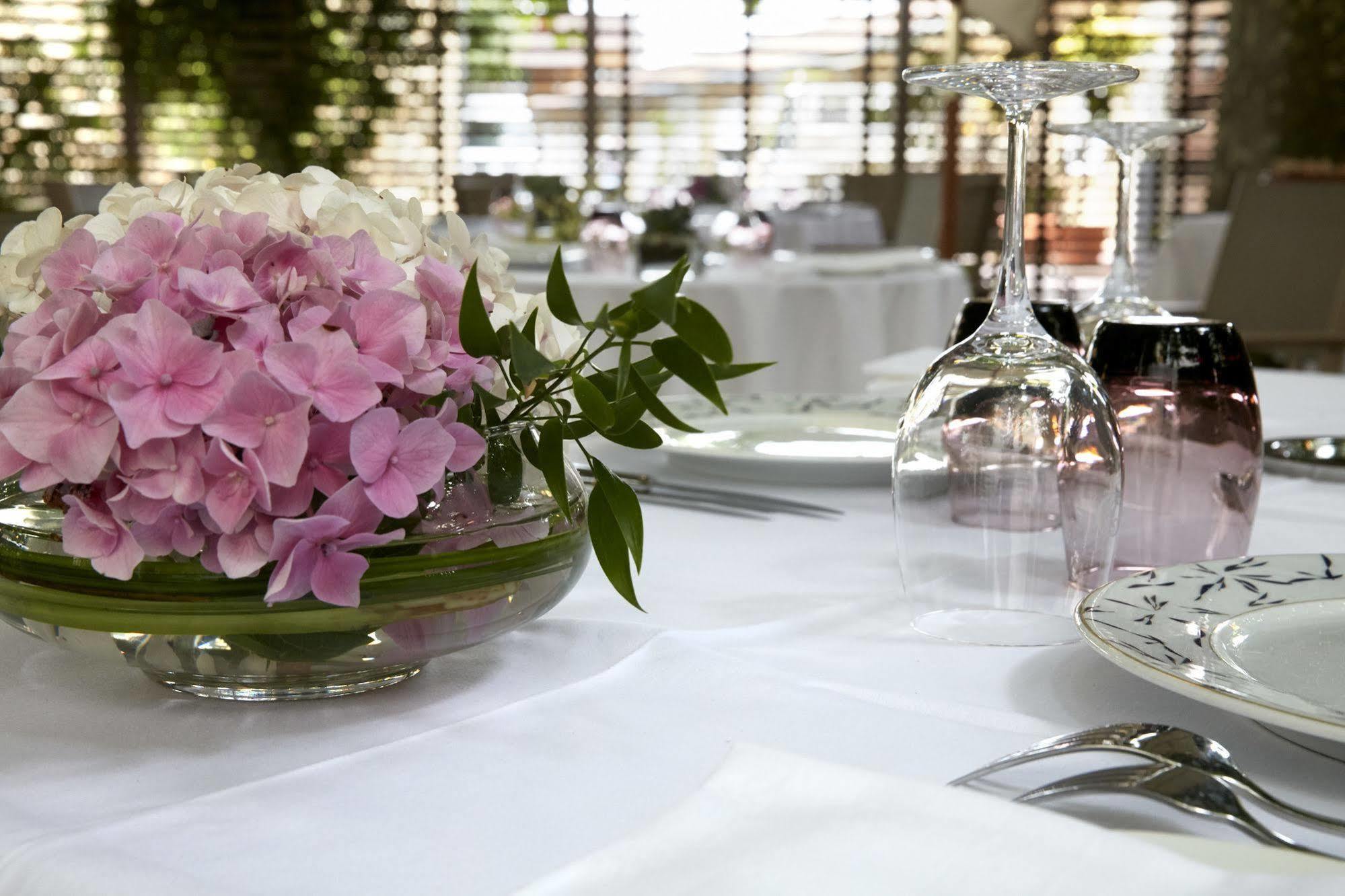 Logis Hotel - Restaurant Maison Claude Darroze Лангон Екстериор снимка