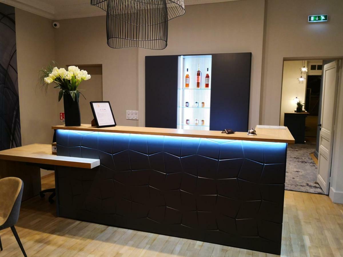 Logis Hotel - Restaurant Maison Claude Darroze Лангон Екстериор снимка